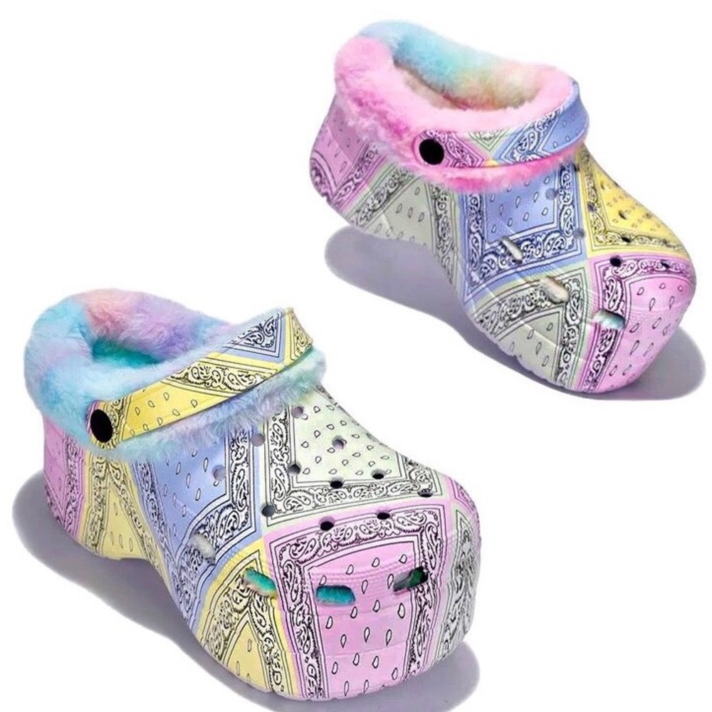 Bandana crocs MUST HAVE - runs small, size up